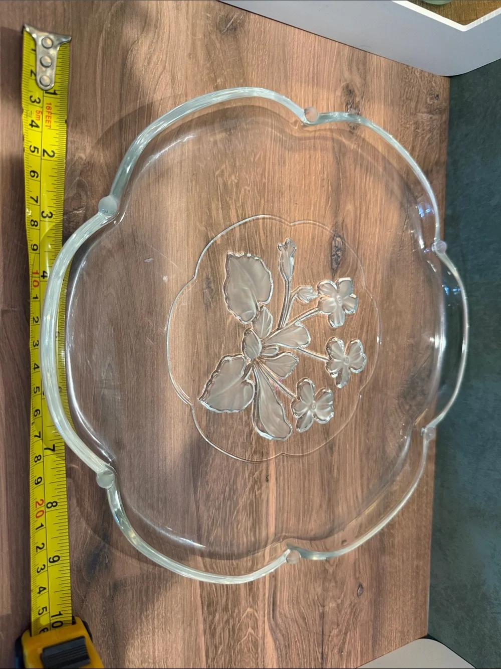Resembles a Mikasa Meadows Flower plate